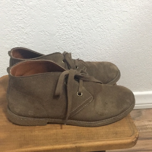 Shoes - Picture 2 of 4